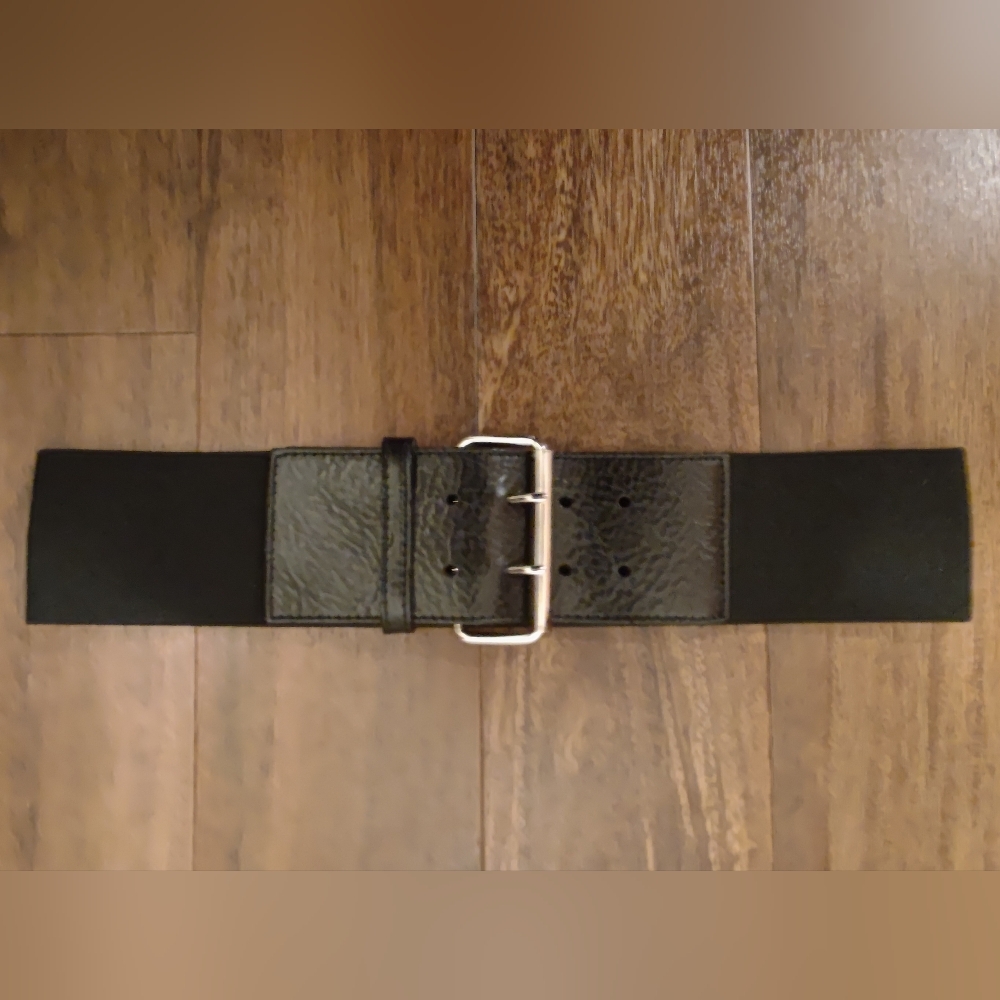 3-Inch Wide Black Stretch Belt: Genuine Leather, Silvertone Buckle - Like New
